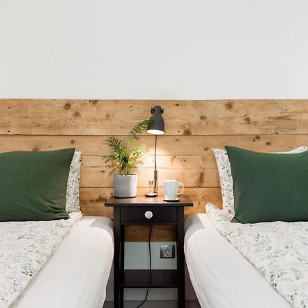 Charming And Unique Apartment With Balcony By The Great Synagogue Будапеща Екстериор снимка