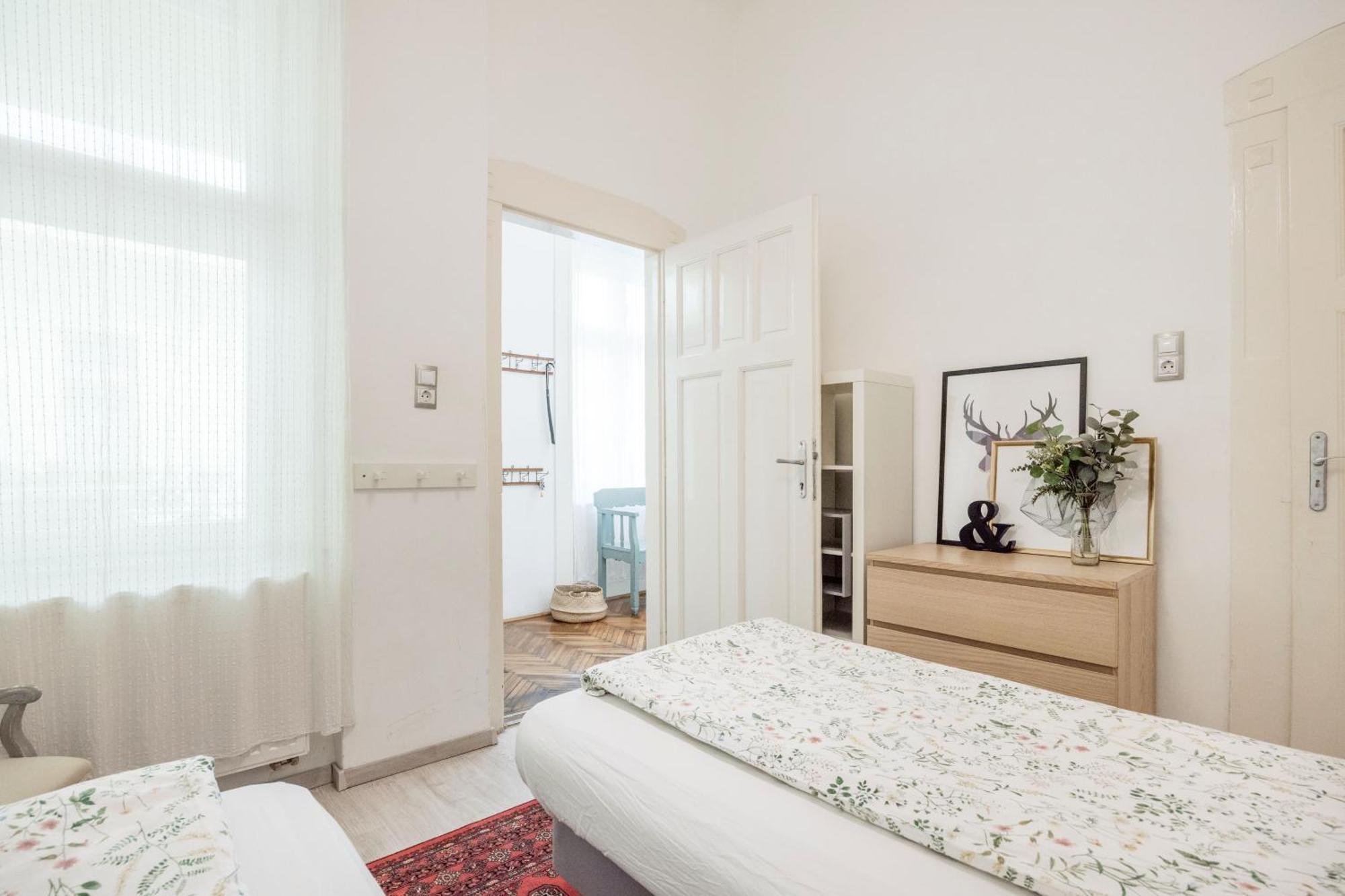 Charming And Unique Apartment With Balcony By The Great Synagogue Будапеща Екстериор снимка